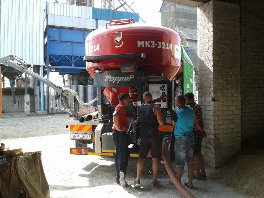 Мобильный комбикормовый завод МКЗ-3214 в Беларуси